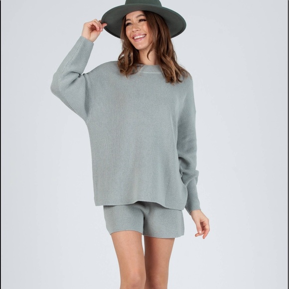 Sweater. NWT - Picture 2 of 3